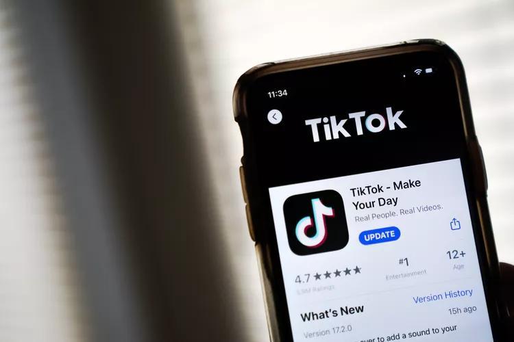 TIKTOK FACES POTENTIAL BAN IN U.S. UNLESS BYTEDANCE DIVESTS STAKE