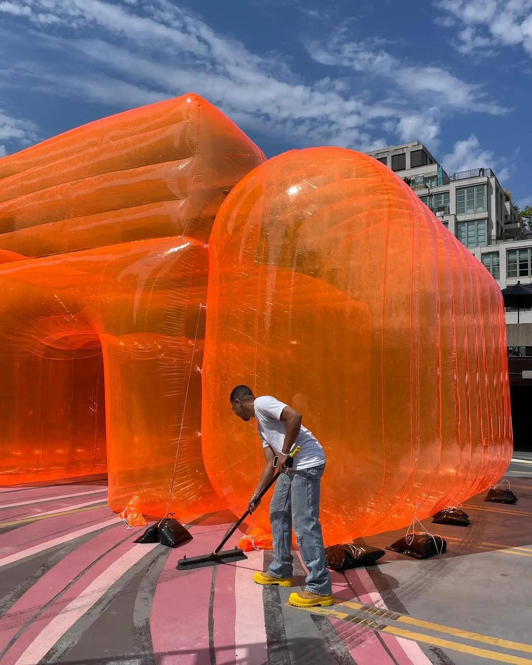 THE "EGO CHAIR" INSTALLATION BY SEAN BROWN IN TORONTO