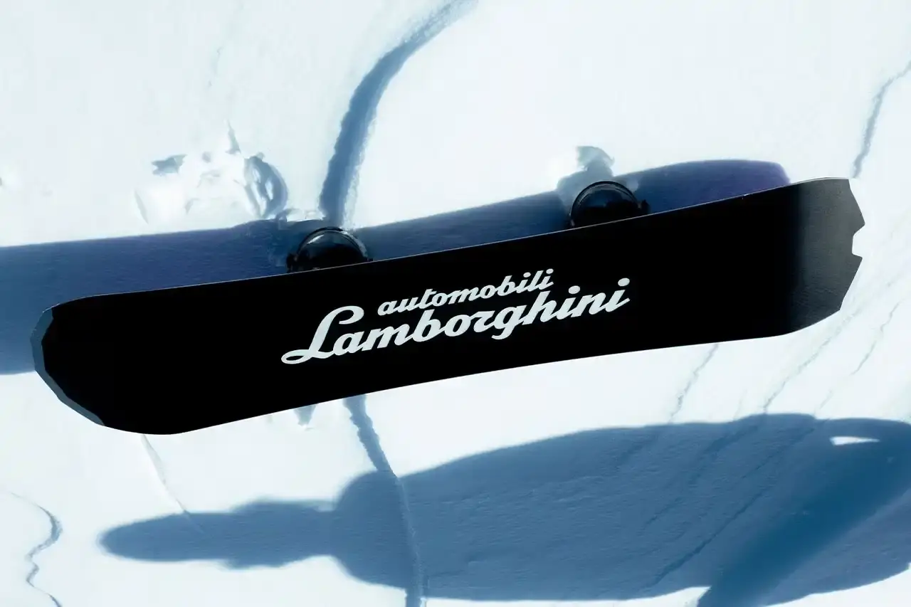 Lamborghini Discover Lamborghini's exclusive collaboration with CAPiTA and Union: a limited-edition snowboard set featuring advanced carbon technology and Italian supercar-inspired design. (image 10 of 12)