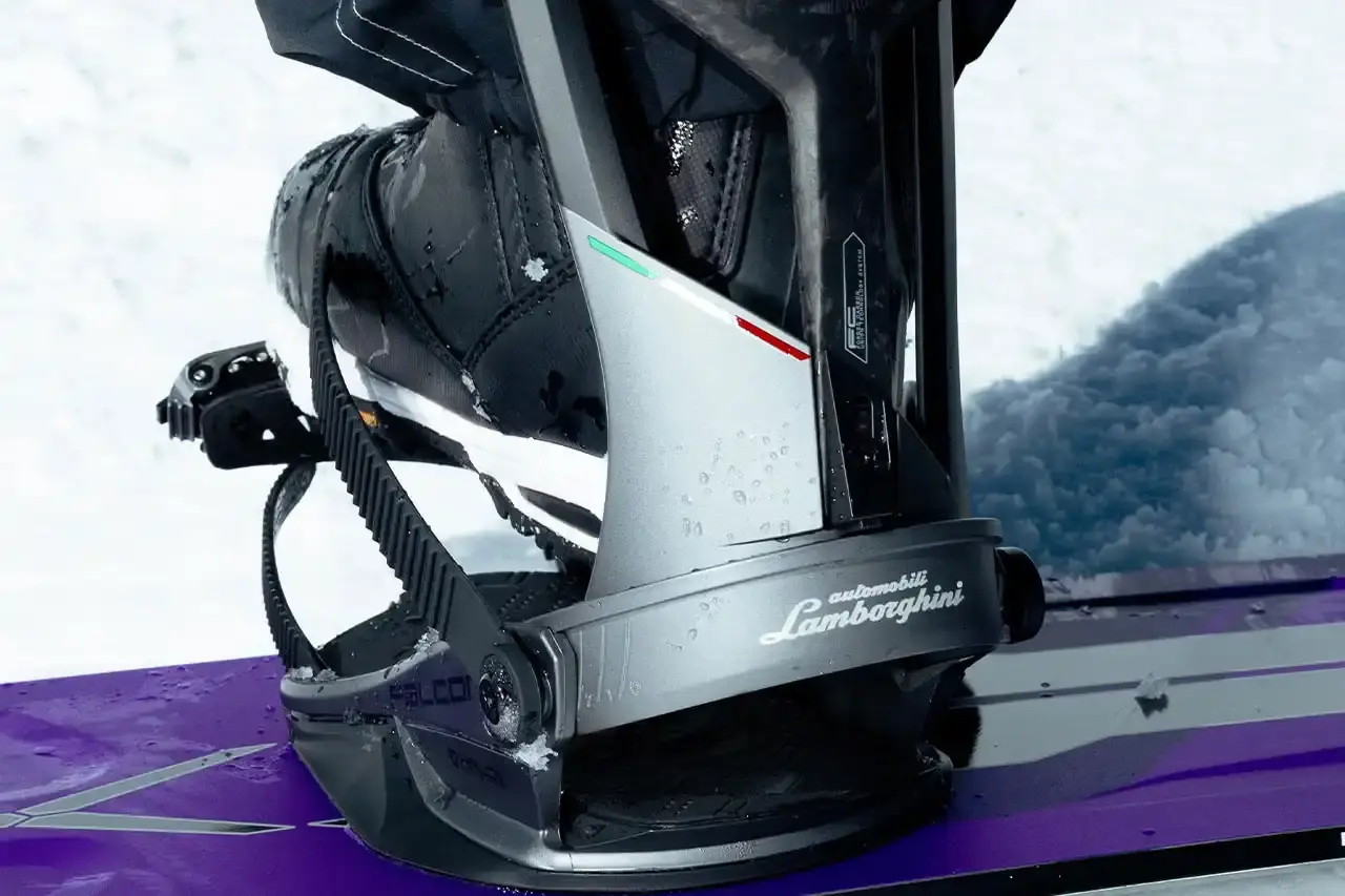 Lamborghini Discover Lamborghini's exclusive collaboration with CAPiTA and Union: a limited-edition snowboard set featuring advanced carbon technology and Italian supercar-inspired design. (image 6 of 12)