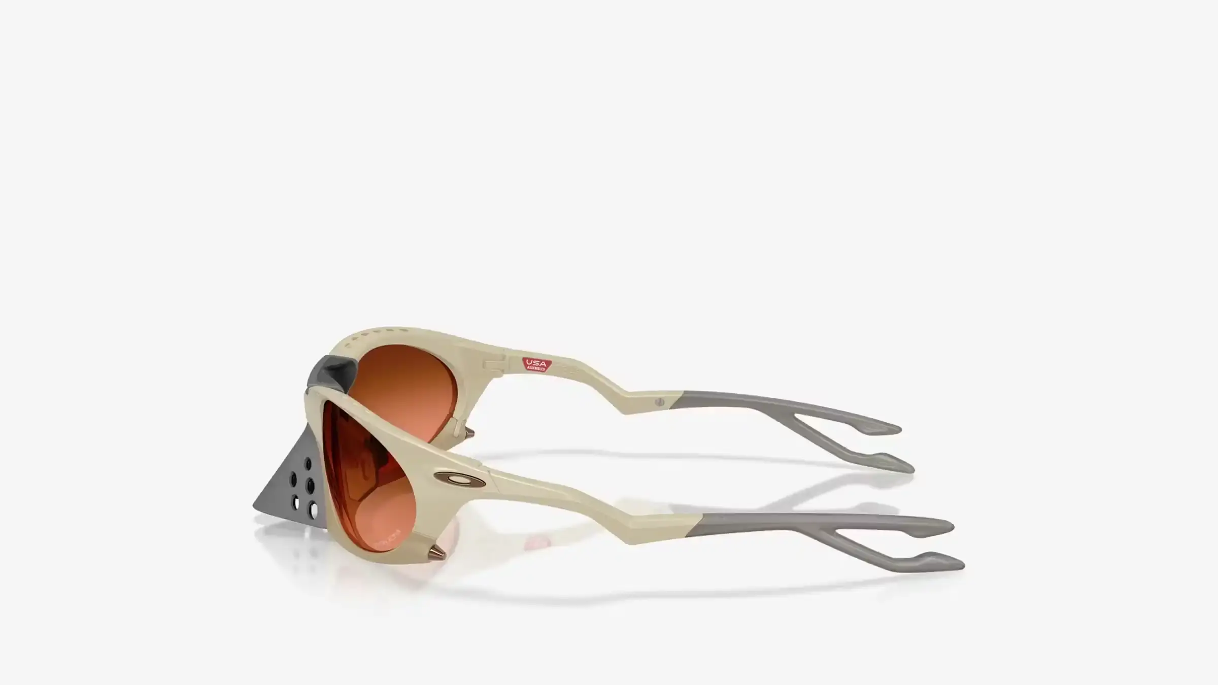 Oakley Close-up view of Oakley Plantaris sunglasses, showcasing organic shapes and removable nosepiece (image 3 of 4)
