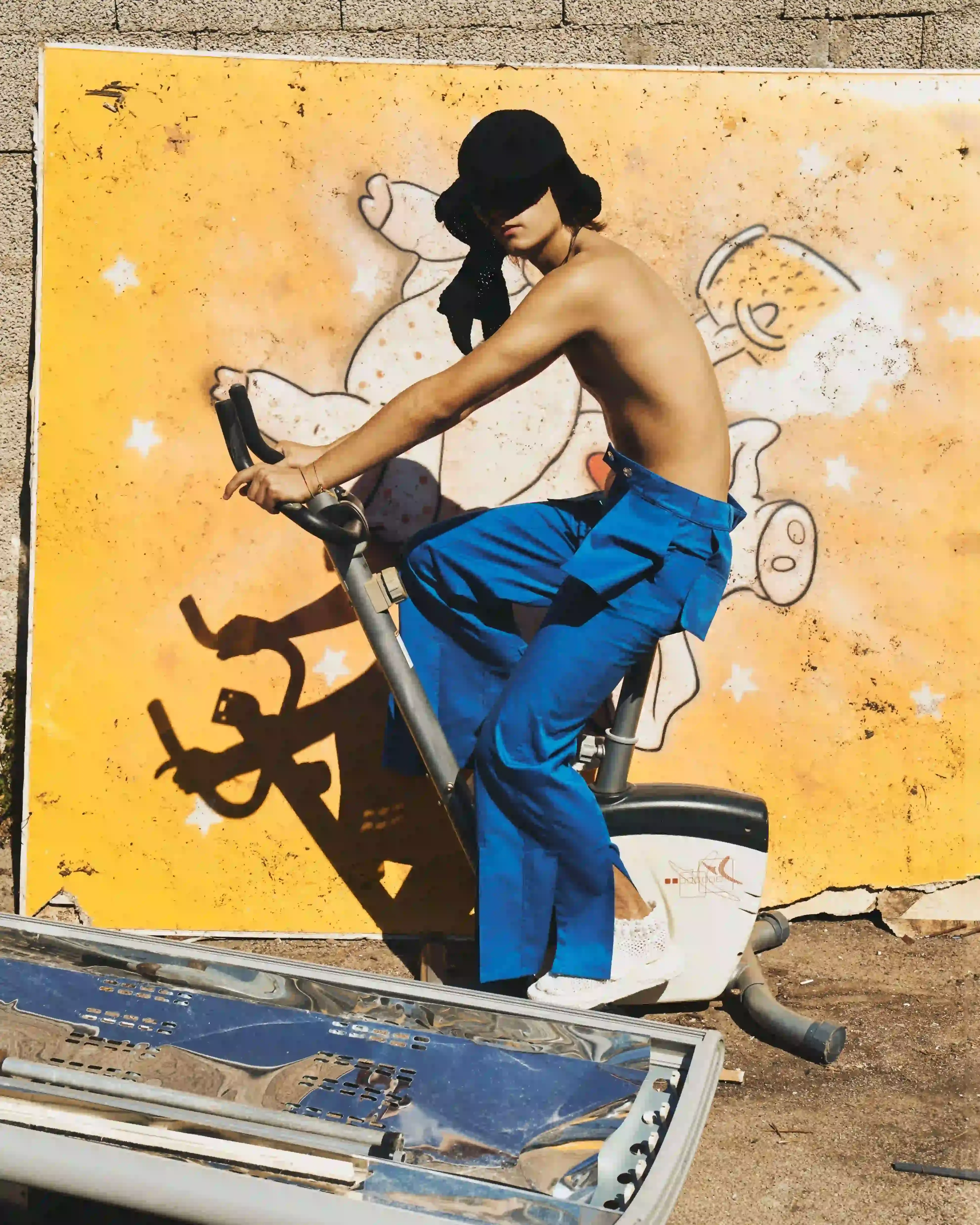 Marco Torri photographer | Poppy Whitehorn set and styling (image 6 of 12)